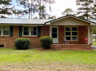 6184 Pine St, Fayetteville, NC 28311