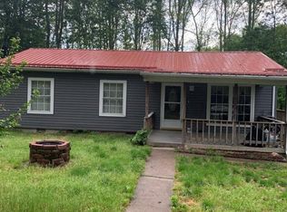 870 Wonderland Rd, Fayetteville, WV 25840