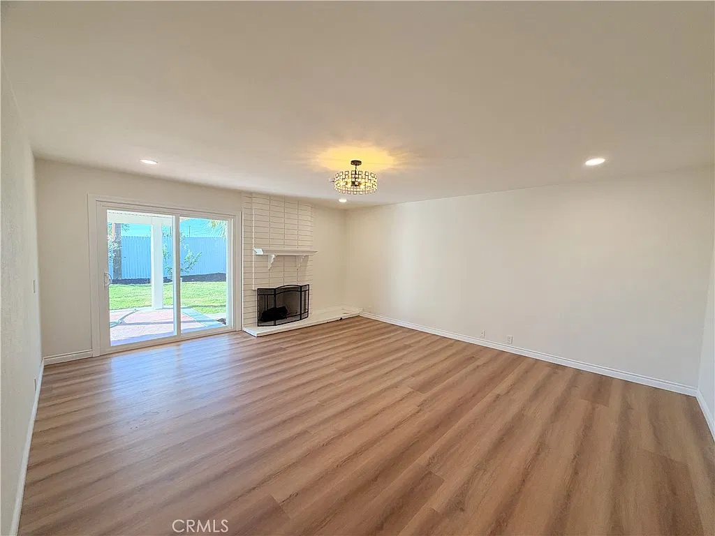 4 bed, 1471 sqft, $3,450 — Photo 3