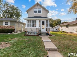 2427 32nd St, Moline, IL 61265