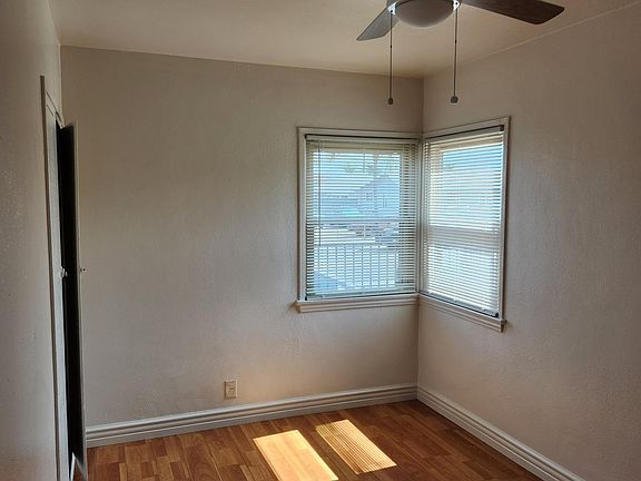 2nd image of 723 1/2 W Gardena Blvd