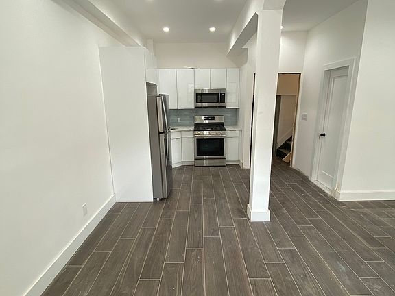 3rd image of 1020 E 85th St Floor 3