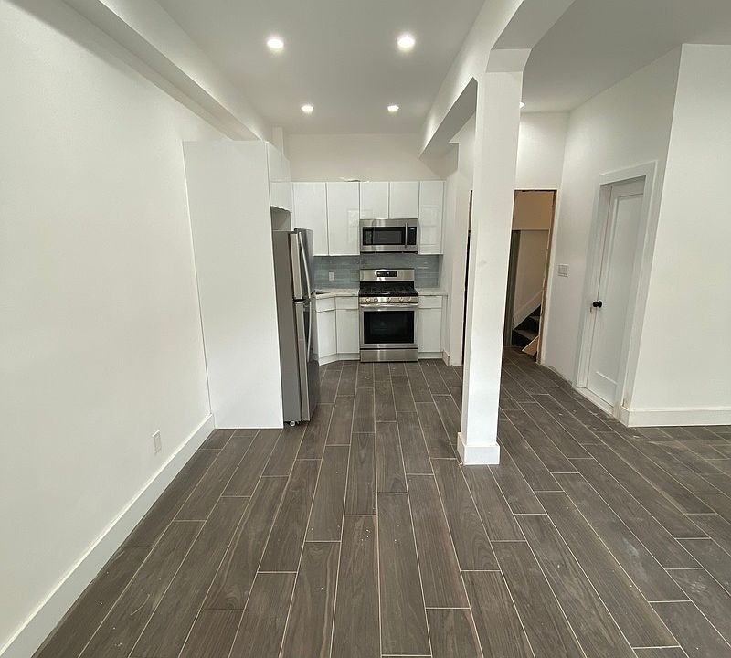 1st image of 1020 E 85th St #4