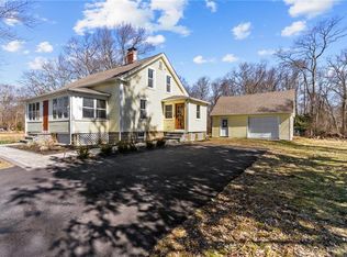 1304 Chopmist Hill Rd, Scituate, RI 02857