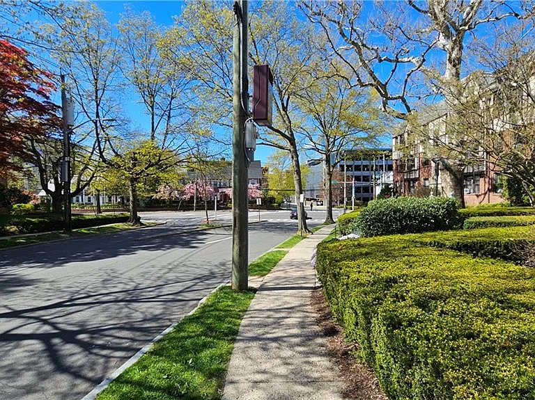 3 Greenridge Ave #D7 — Photo 2