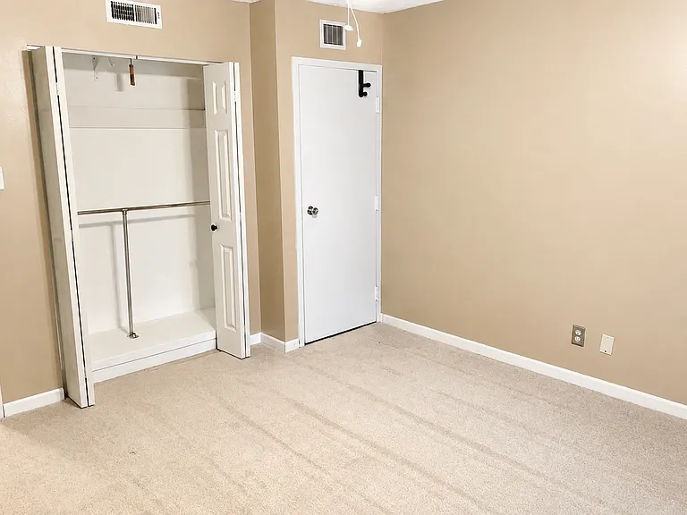 5728 Elwood St #2 — Photo 11