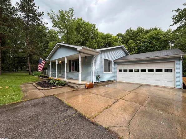 8895 Field Rd, Clay, MI 48001