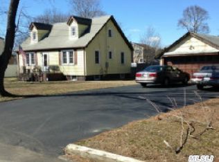 170 Irving Ave, Deer Park, NY 11729