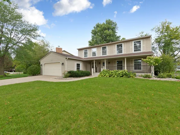 1029 Oak Terrace Dr, North Mankato, MN 56003