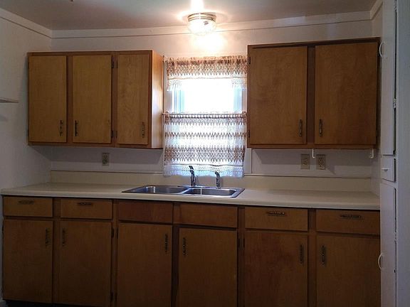 3rd image of 4169 Springfield St