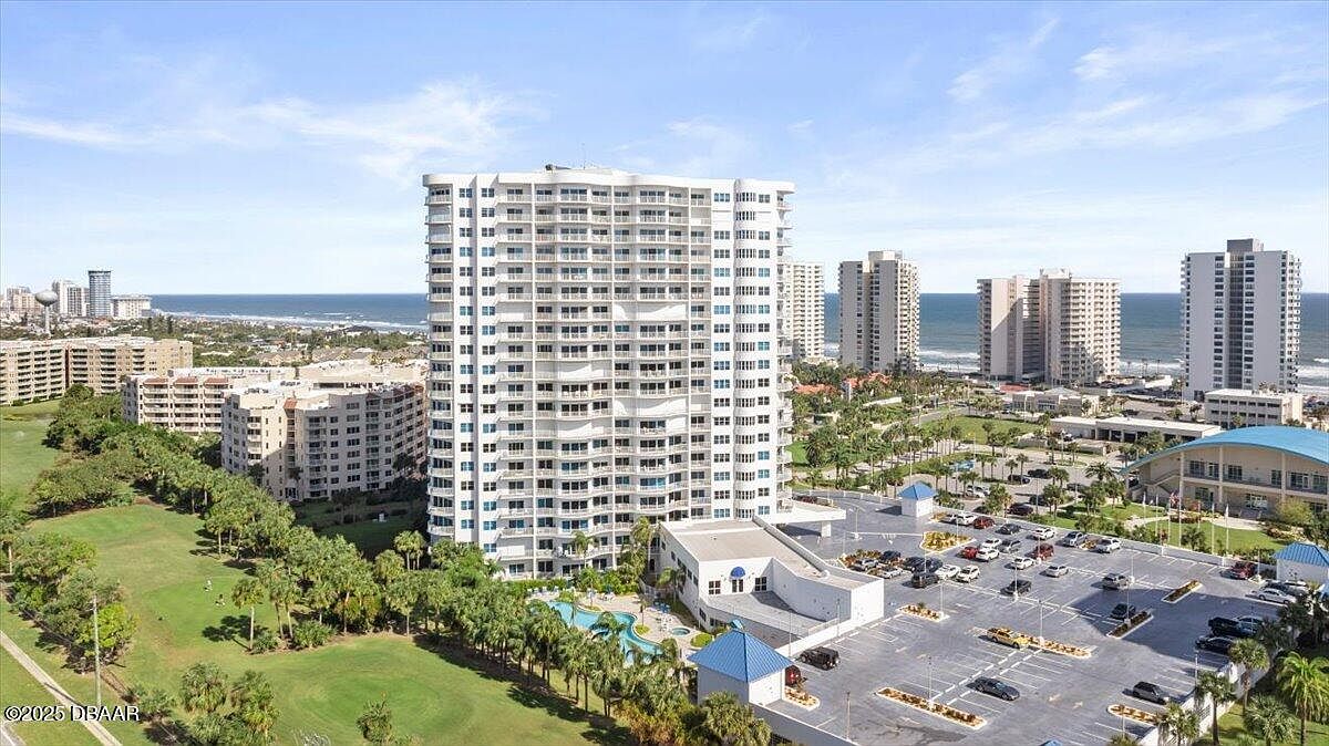 2 Oceans West Blvd APT 703