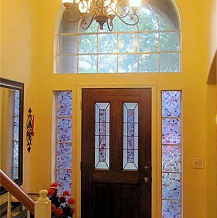 Two  story entry offers elegance to the home and makes a great first impression.