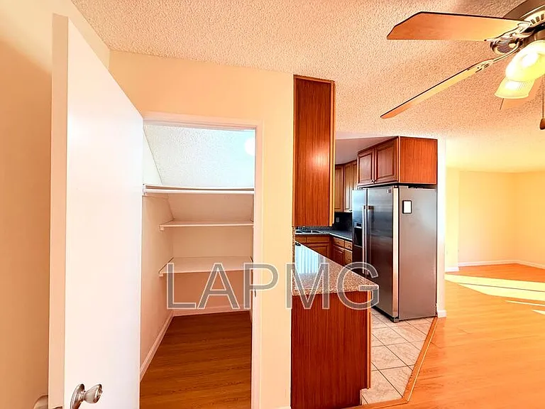 1059 Western Ave #1 — Photo 9