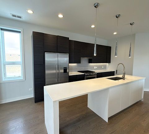 5th image of 2378 N Elston Ct #4