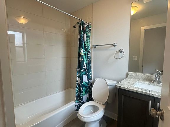 2nd image of 3235 W Potomac Ave APT 2