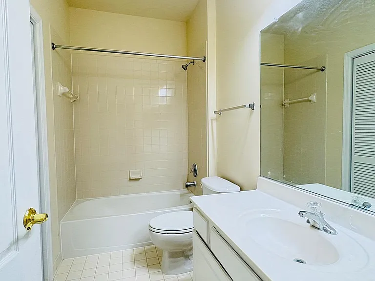 4651 Carisbrooke Ln — Photo 8