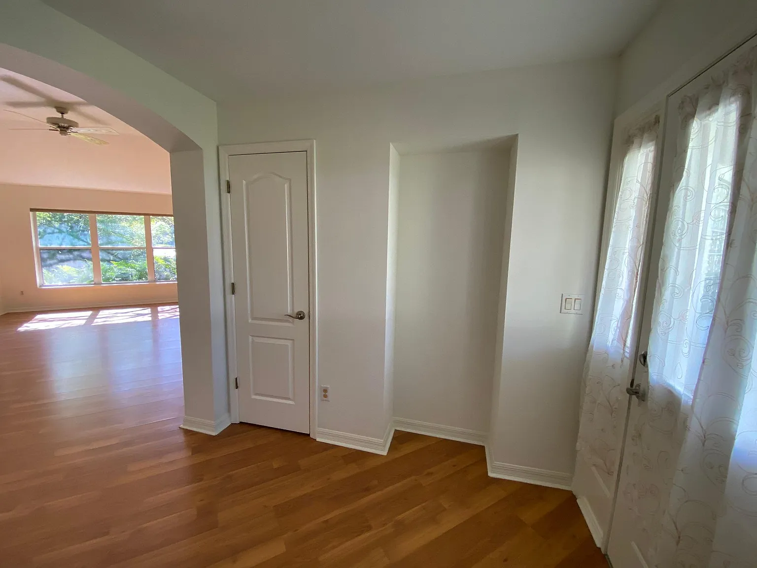 2 bed, 1340 sqft, $2,250 — Photo 2