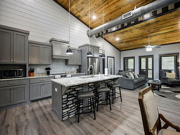 5th image of 768 Pine Hills Rd