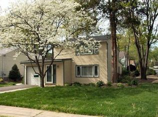 69 Lincoln Pl, Waldwick, NJ 07463