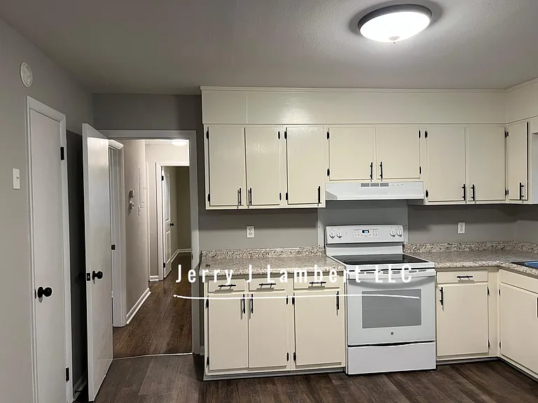 5330 Maryland Dr — Photo 6