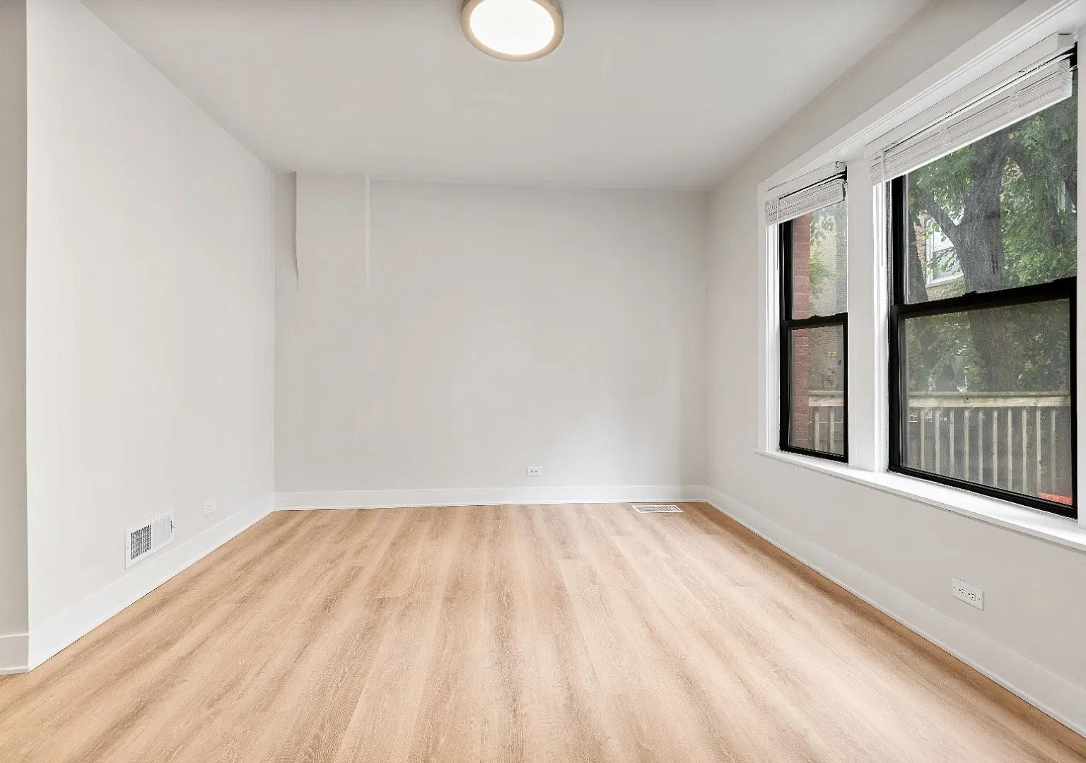 New Logan Square Apartments - November Move ins — Photo 4