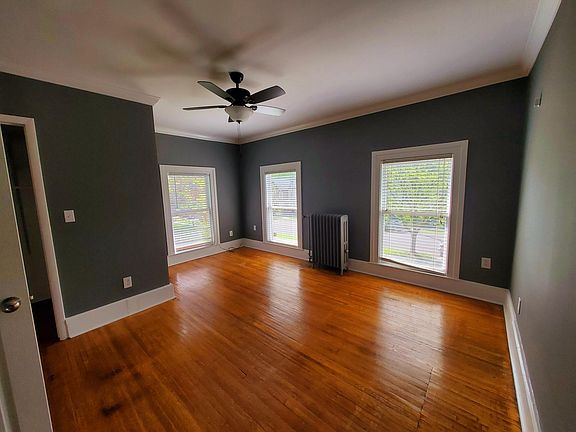 5th image of 320 W Clinton St #3