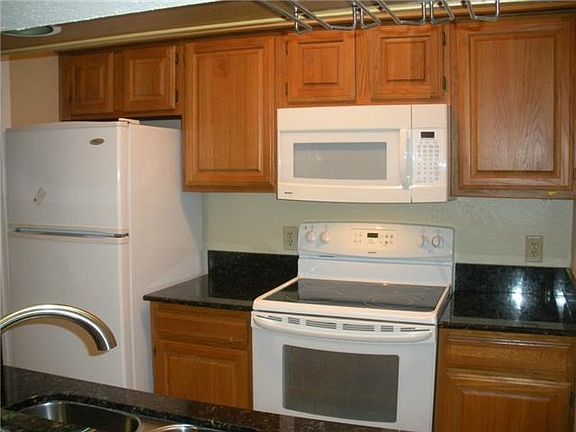 5th image of 1100 Riverchase Ln