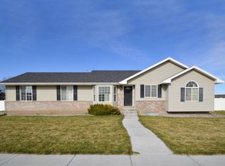 3840 S Summerwood Ln, Ammon, ID 83406
