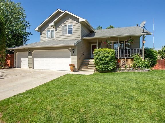 2nd image of 3201 E Marie Ct