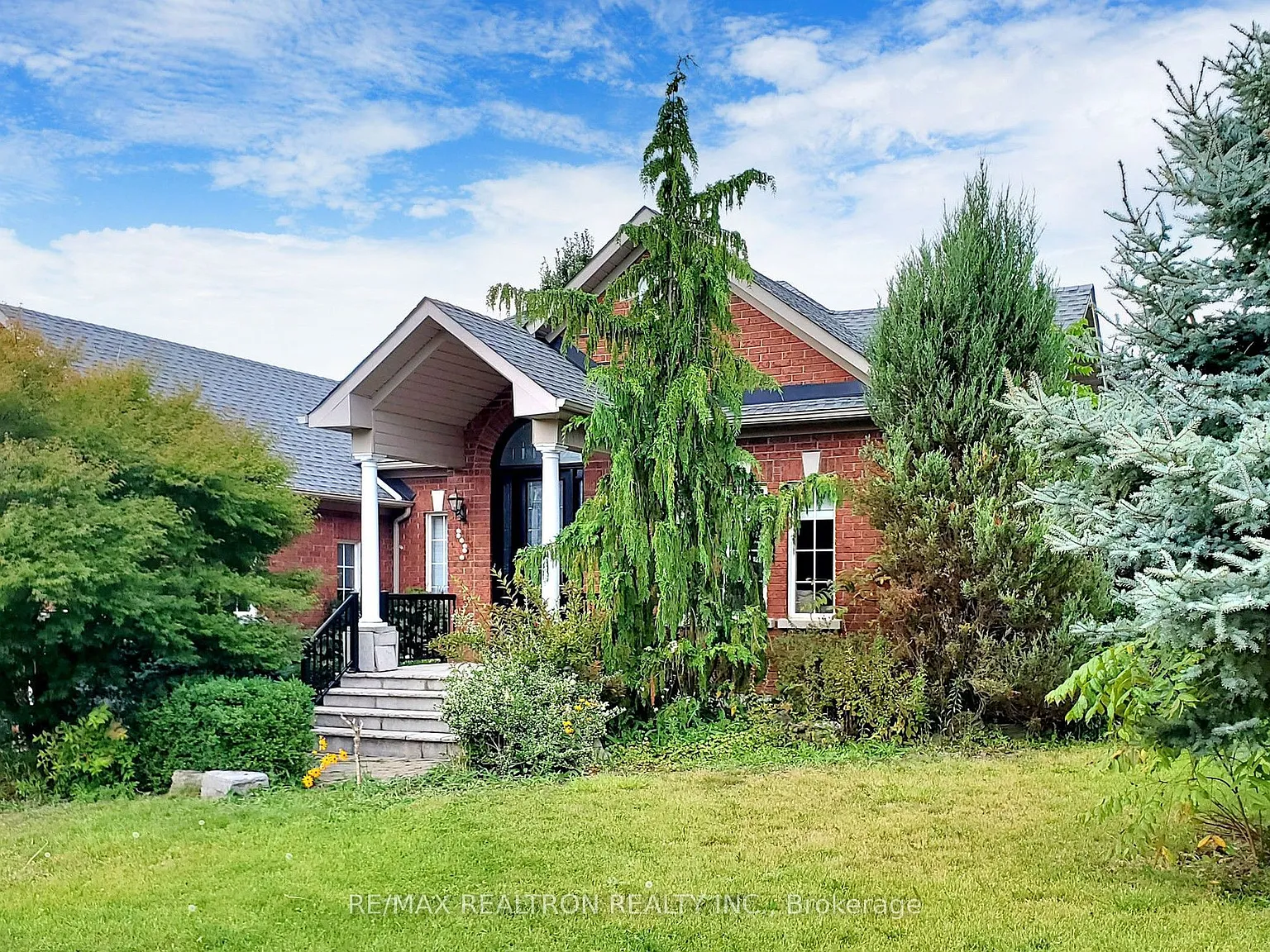 4 bed, $4,000 — Photo 1