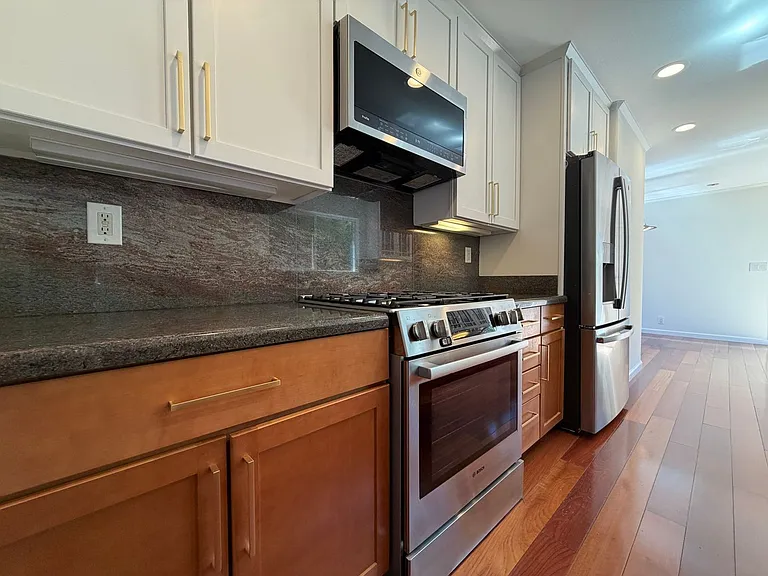800 Buckland Ave — Photo 8