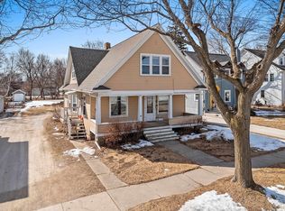 1124 Eliza St, Green Bay, WI 54301