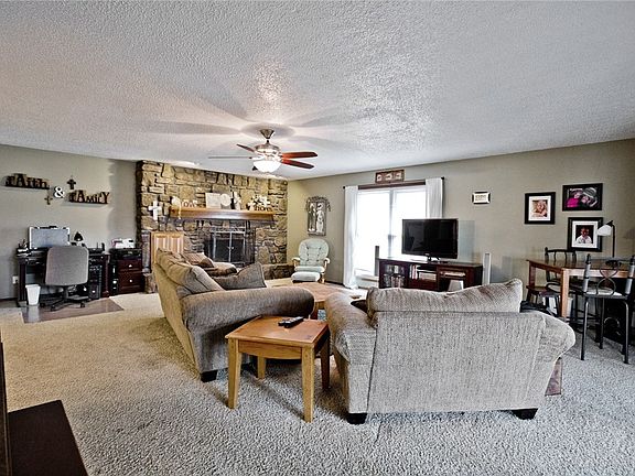 4th image of 703 Woodland Dr