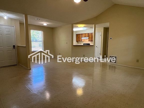 4th image of 101 Viola Ct