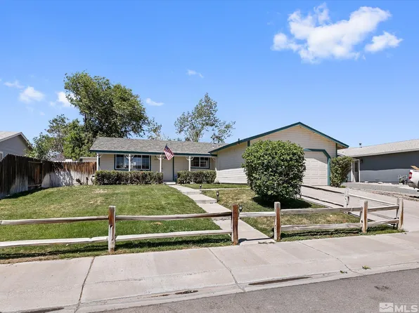 569 Yellow Jacket Rd, Dayton, NV 89403