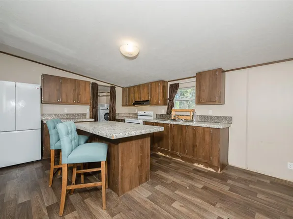 604 Sanders Ln, Franklin, TX 77856