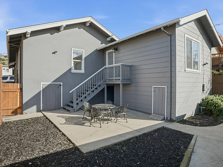 Miller Ave — Photo 13