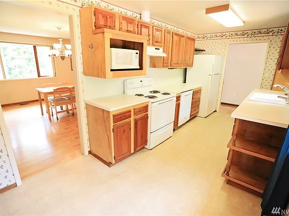 5th image of 4501 180th St SW