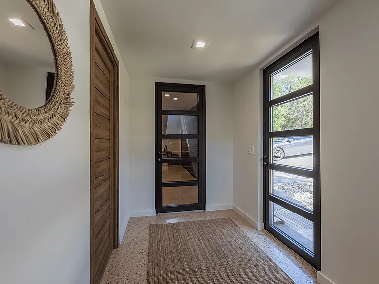 2806 Geronimo Trl — Photo 7