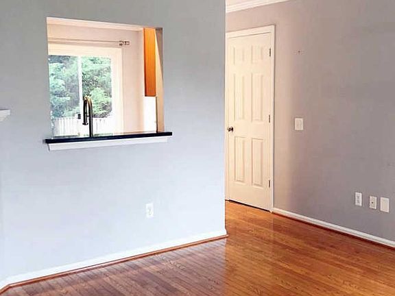 4th image of 6505 Morning Glen Ct