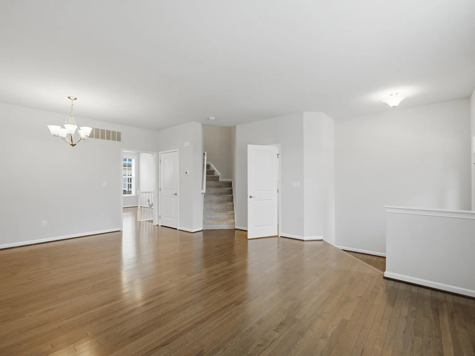 3 bed, 2.5 bath, 1804 sqft, $3,500 — Photo 4