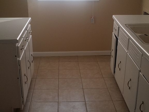 4th image of 3435 Rosamond Ave