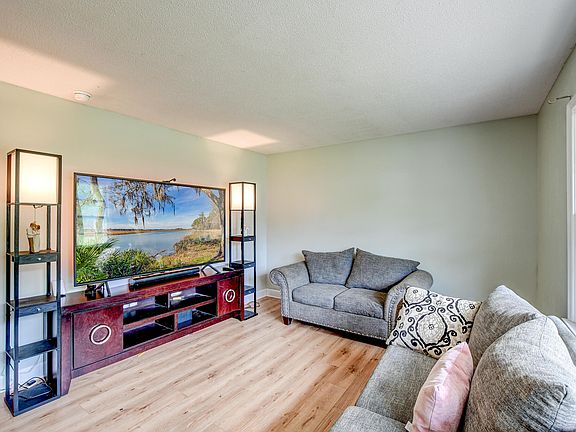 2nd image of 7644 Northhaven Dr