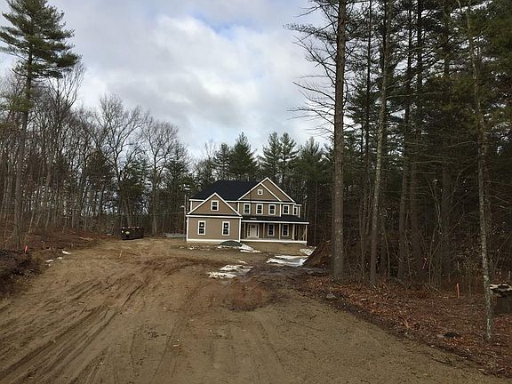 2nd image of 14 Bristol Pond Dr