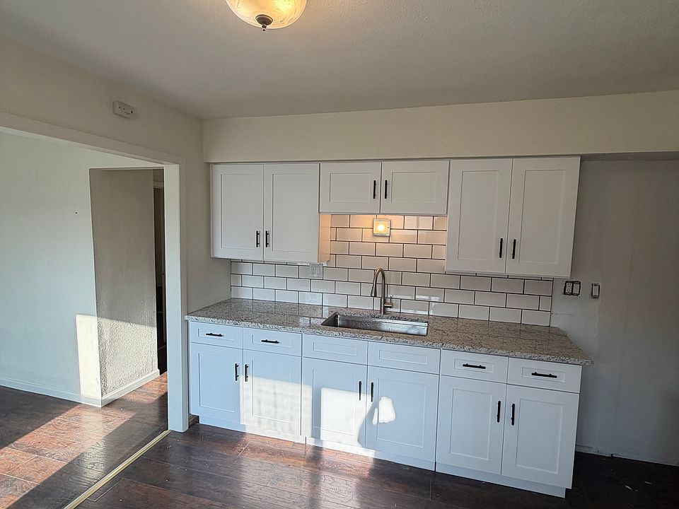 1st image of 3638 E Squire Ave