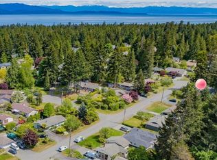 600 Sumac Dr, Qualicum Beach, BC V9K1A8