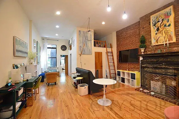 Rented by City Stop Realty | media 11