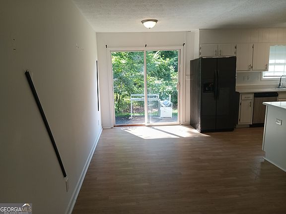 4th image of 155 Rockfort Ct S