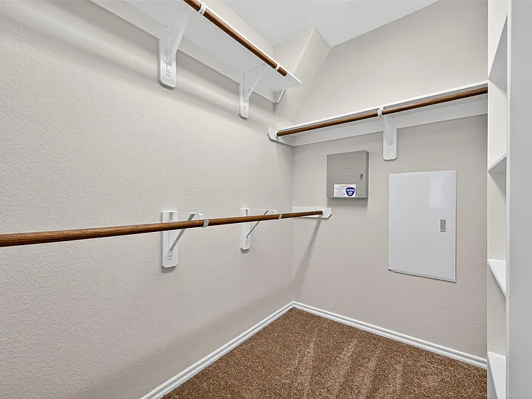 6438 Haywards Crossing South Cir — Photo 36