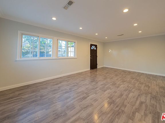 3rd image of 10636 Nettleton St